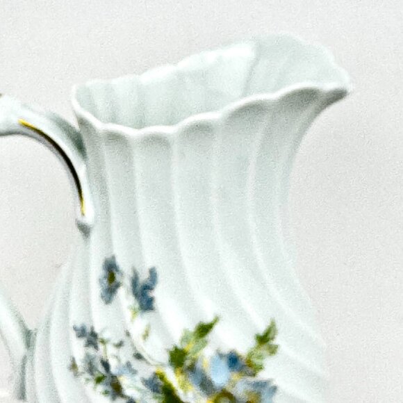 Haviland France Limoges Margaux 20 oz Torse Shaped Porcelain Pitcher Blue Gold - Picture 5 of 16